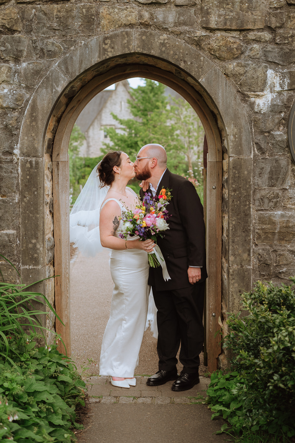 THE BEAR HOTEL WEDDING PHOTOGRAPHY COWBRIDGE 011 THE BEAR HOTEL WEDDING PHOTOGRAPHY COWBRIDGE 011
